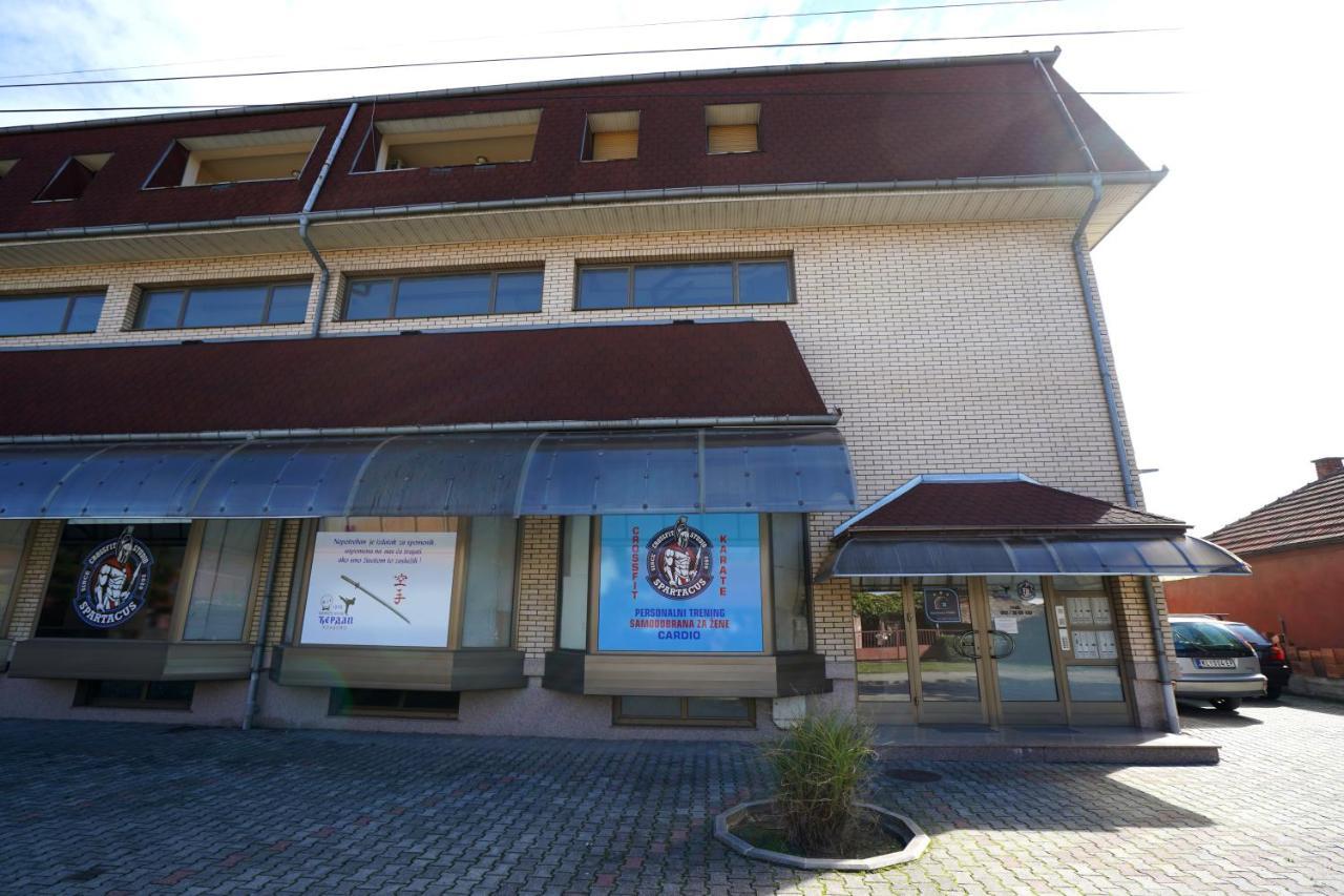 Apartmani Tomic Kladovo Eksteriør bilde